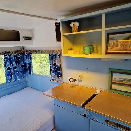 Camping La Foret Du Morvan Vintage Caravan Larochemillay Exterior foto